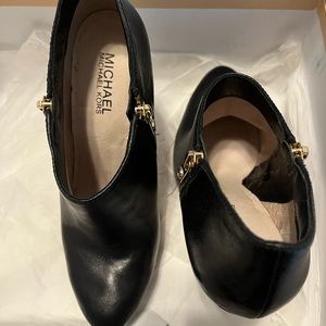 Michael Kors Size 7 high heeled booties